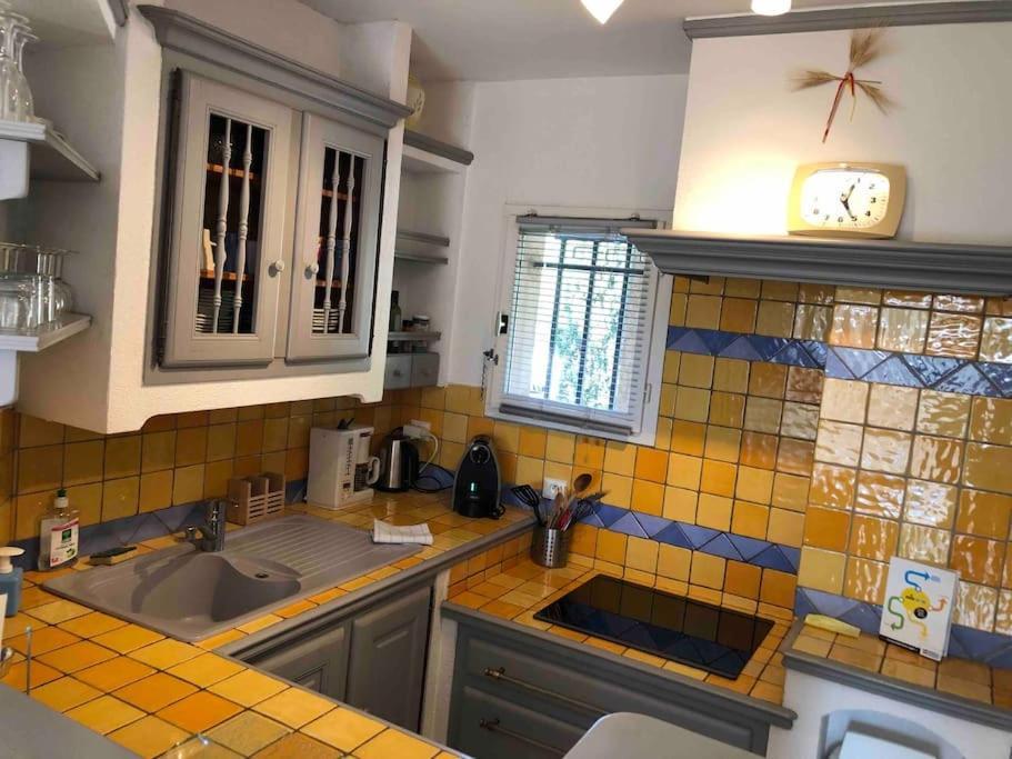Appartement 60M2 - 2 Chambres A Une Minute Des Plages, Parking Prive Sausset-les-Pins Buitenkant foto